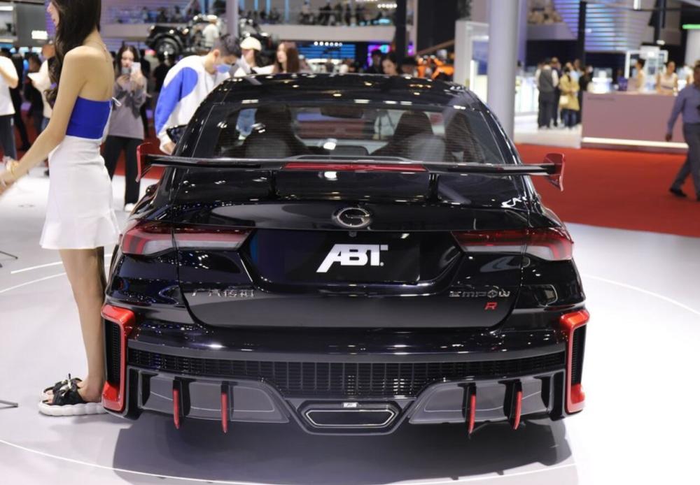 外观极致夸张运动广汽传祺影豹abt版上海车展车亮相