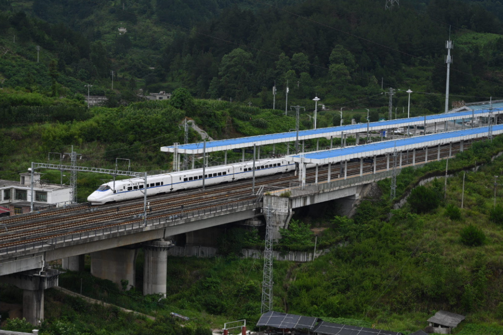 10月11日起,贵广高铁提速_腾讯新闻
