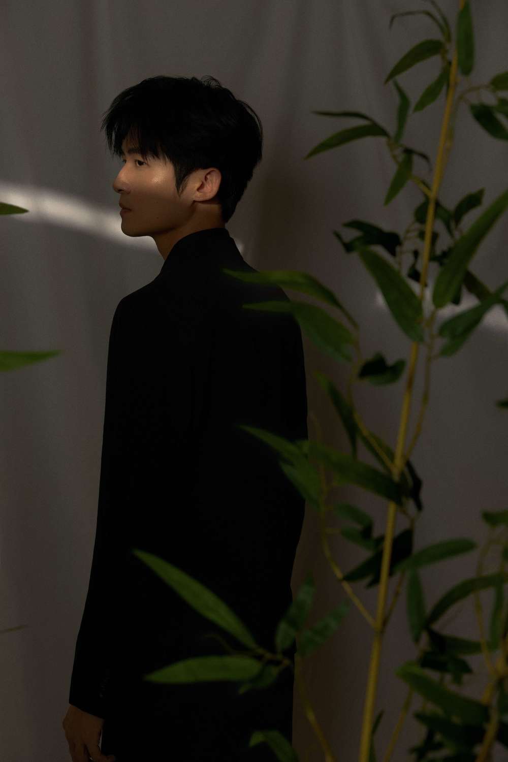 佟梦实《庆余年2》热播 极致演绎反差五竹叔