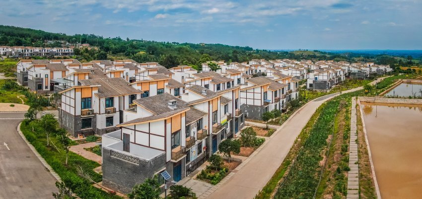 自贡荣县高山镇正安新村:改善人居环境 助力乡村振兴_腾讯新闻