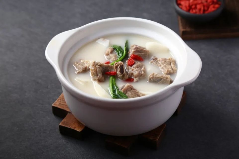 喝汤比吃肉更有营养？“浓缩”的真不一定是精华_腾讯新闻