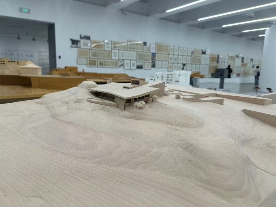 “建筑诗人”西扎上海大展：重返一场跨越时空的建筑之旅_腾讯新闻