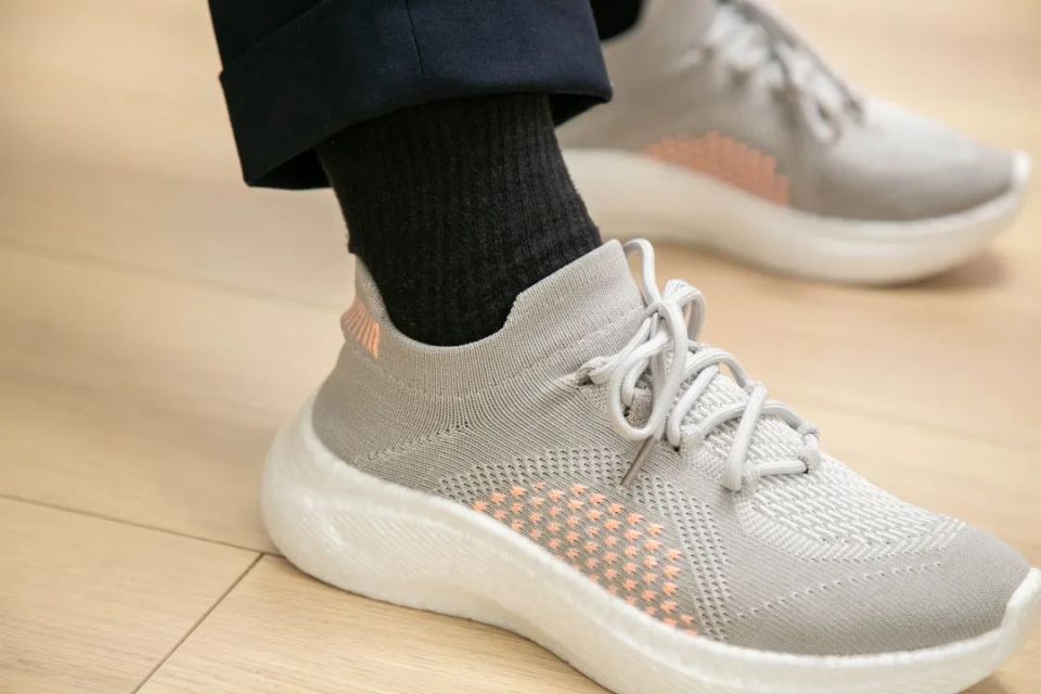 为什么我劝你不要总穿又松又软的鞋子?