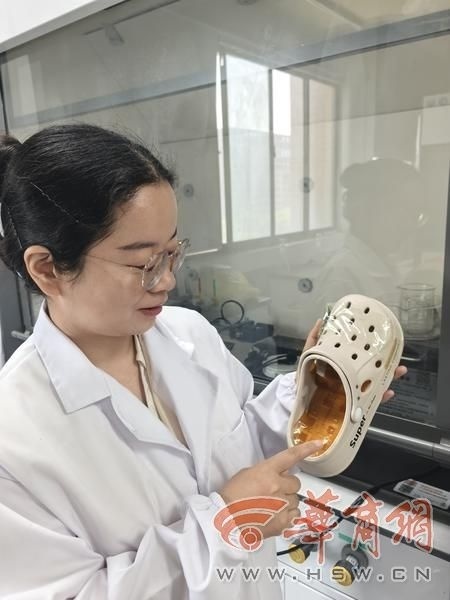 医疗康复设备有哪些西安电子科技大学研发柔性传感鞋垫 记者实地探访实验室_https://www.jmylbn.com_新闻资讯_第2张