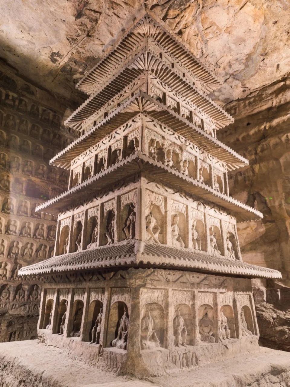 云冈石窟景区:4月11日至29日,第39窟暂停开放