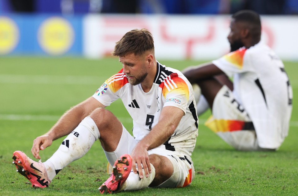 马德兴:德国足球的根本就是中锋,别乱学坚持自己才是正道