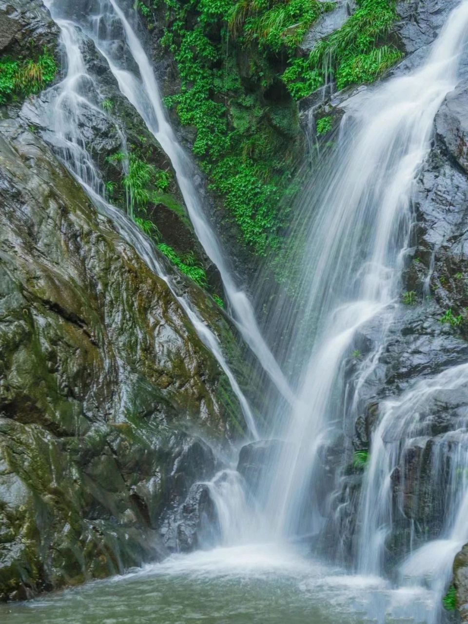 这几处隐藏式绝美瀑布,被山林溪流环抱,仿佛误入仙侠世界