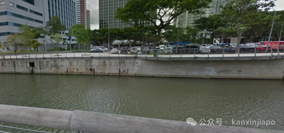 今天(30日)早上,一具女性尸体被发现漂浮在加冷河滨公园附近的水域中.