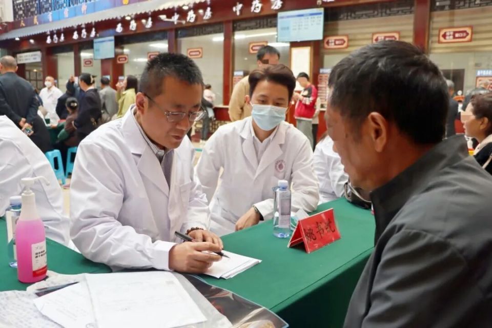 关于积水潭医院代挂专家号服务所有就医琐事全包办，专心看病就好的信息