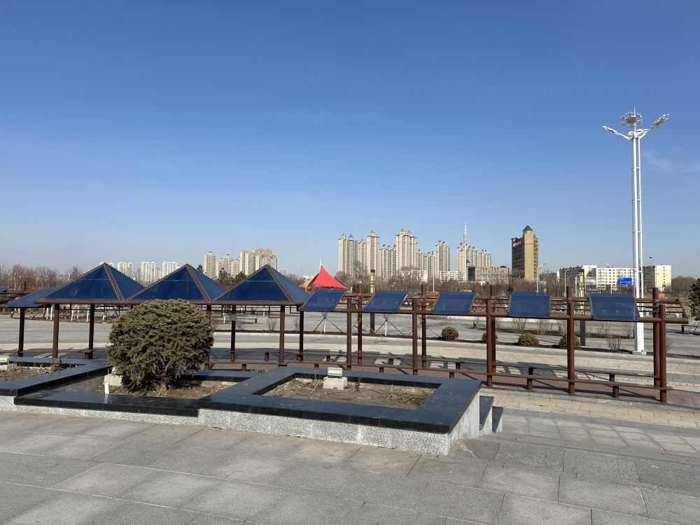 新建的嫩江公园嫩江公园所在的嫩江干流龙沙段,是2024年齐齐哈尔市