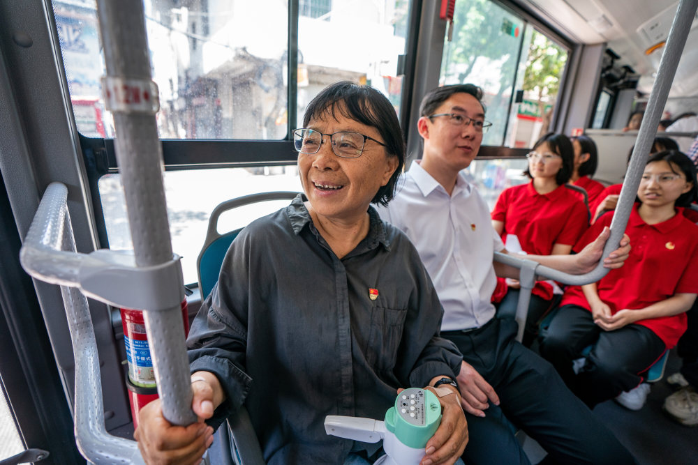 张桂梅校长连续14年送考