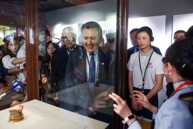大陆师生去了台北故宫，马英九陪同看了这些国宝真相是什么-313啦实用网