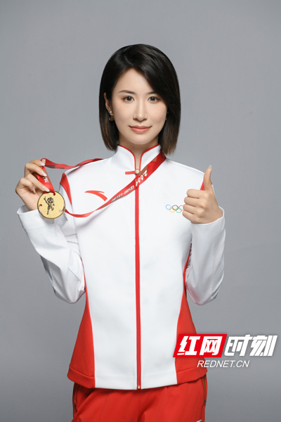 2007年,赵沁心在第六届城运会中荣获个人全能冠军;2008年,在国际泳联