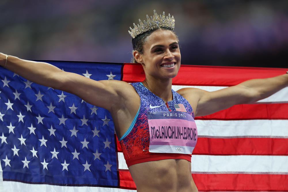 巴黎奥运会丨田径——女子400米栏:美国选手麦克劳林破世界纪录夺冠(2