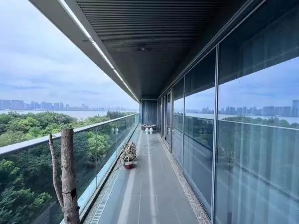 蓝色钱江两套法拍房"捡漏"成交?_腾讯新闻