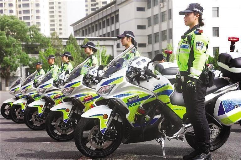 5月24日,省公安厅举行警用摩托车配发仪式,向兰州市公安局交通警察