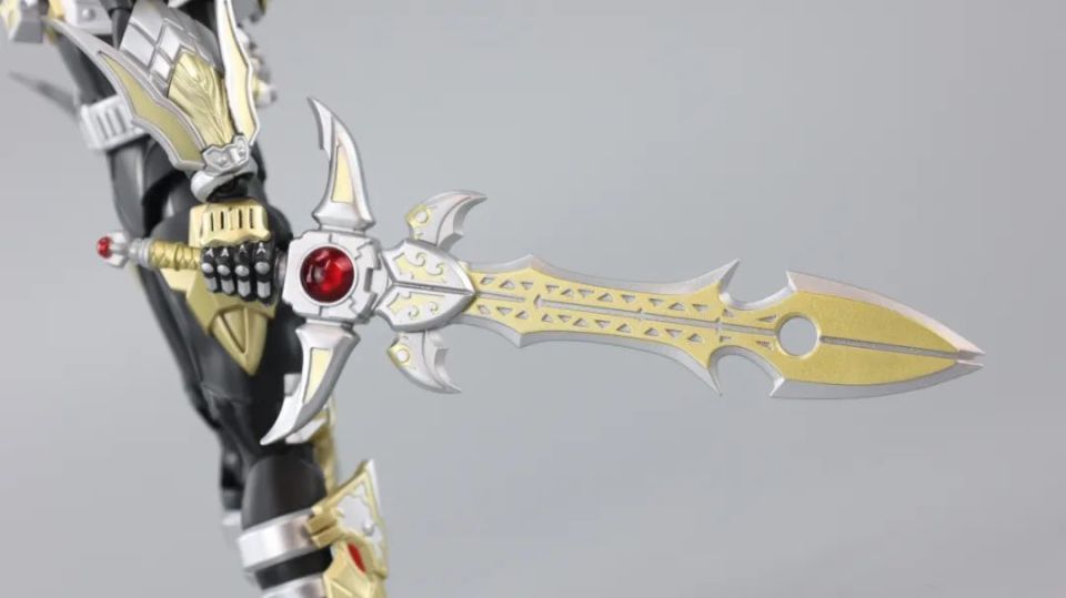 这款能发光的合金帝皇侠也太帅了!