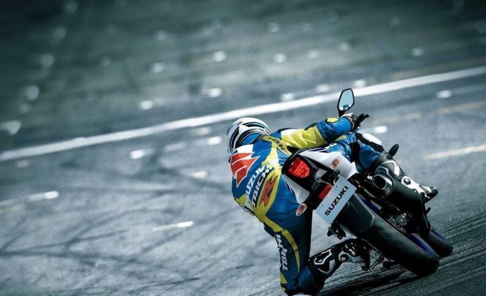 80年代复古风格上身,英国铃木推出两款gsx-r125全新涂装