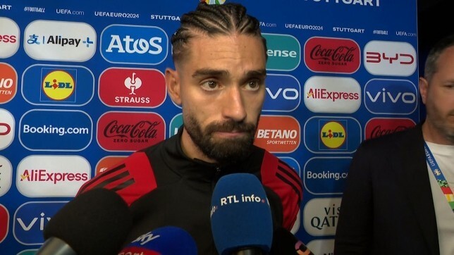 卡拉斯科:球迷嘘声不正常,因此我们决定一起回到更衣室