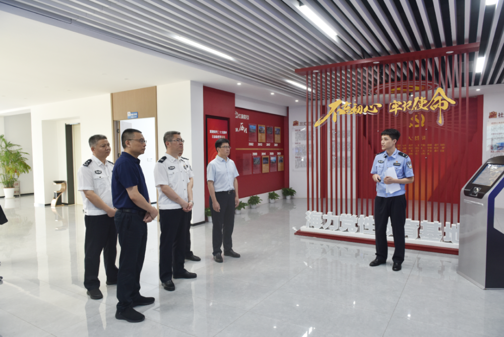 袁勤华到赣江新区调研公安工作-腾讯新闻