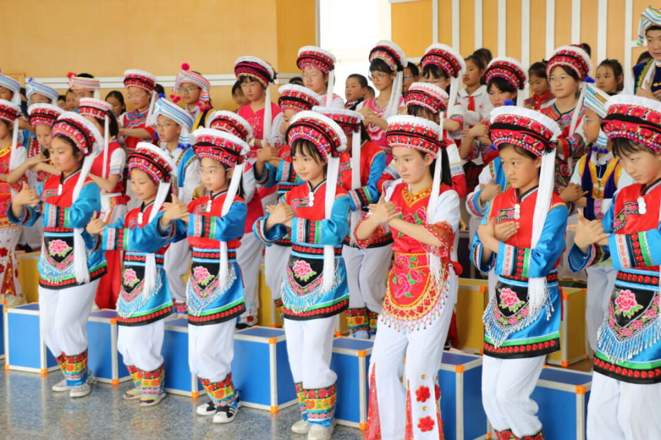 "高雅艺术进校园"美育系列讲座走进下关八小_腾讯新闻