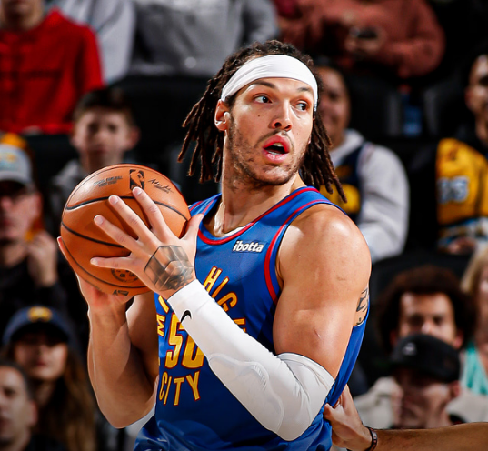 西部50胜首队掘金横扫开拓者约基奇休战戈登两双引7人上双