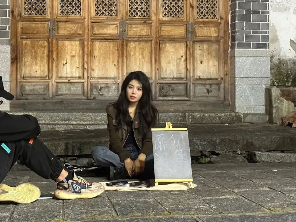 00后女孩,10岁等待出嫁,20岁去流浪_腾讯新闻