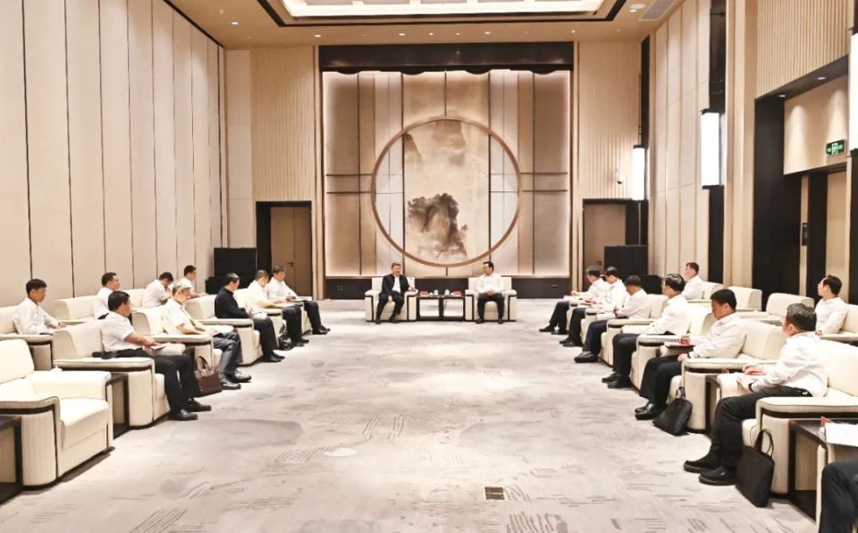 张国华与中国电子科技集团党组书记、董事长王海波一行举行工作座谈_腾讯新闻