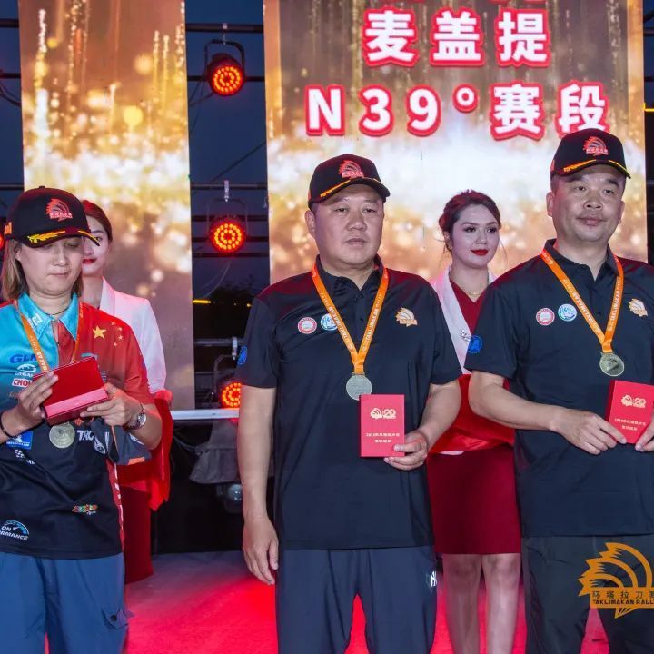 ss1喀什赛段汽车组金头盔获得者分别有韩魏汽车运动车队韩魏/马利(t1