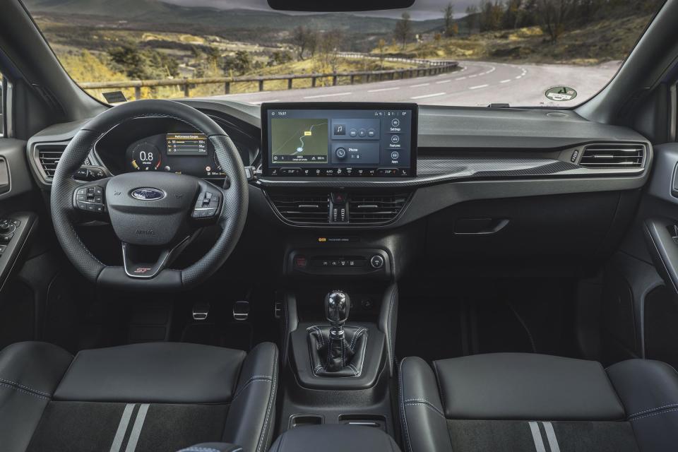 新"福克斯st edition"官宣!配2.3t 6速手动,约合人民币39万