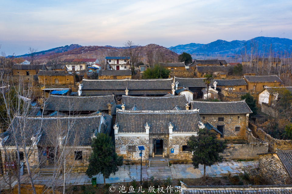 也正因為村裡常住人口少,再加上游客也不多,從棗陽市區到前灣古村連