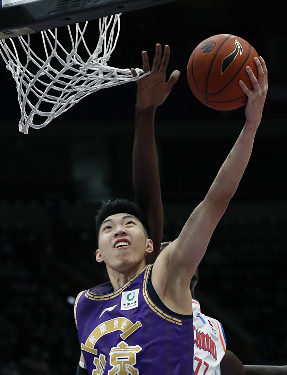 图/新华社新京报讯 (记者刘晨)12月15日,北控男篮继续坐镇主场,以97