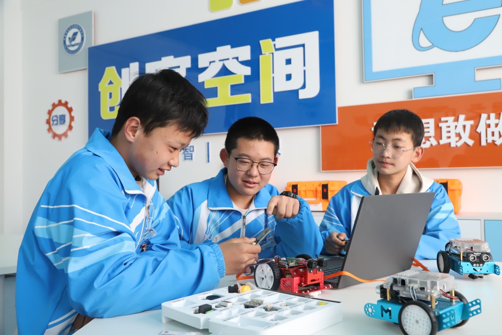 甘肃民乐创客教育进校园