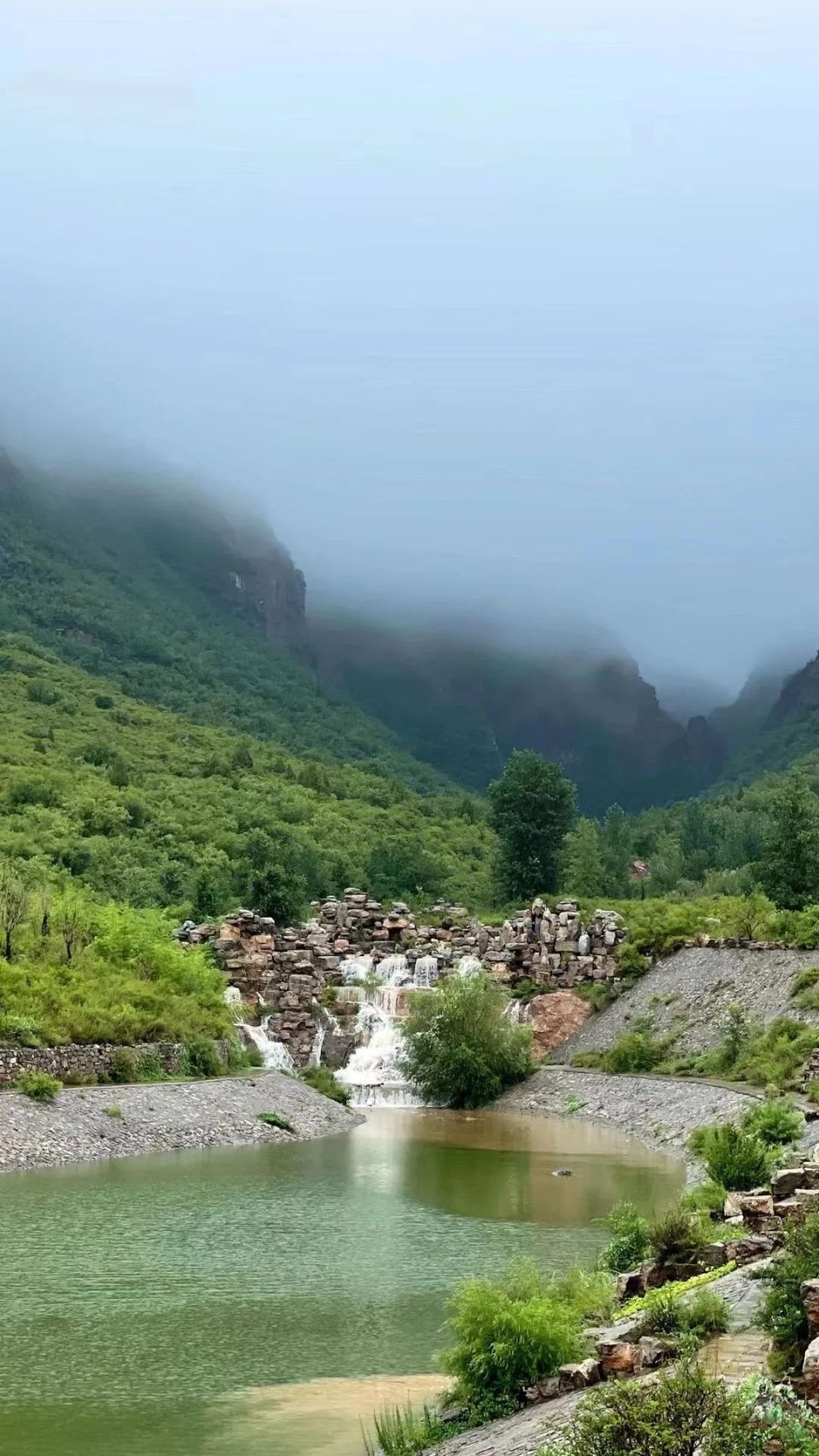 大片既视感!响堂山云雾翻涌若仙境