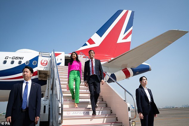 英国首相携富豪妻子到日本开会，妻子粉配绿好醒目，被称秘密武器人教版小学三年级音乐2023已更新(今日/微博)