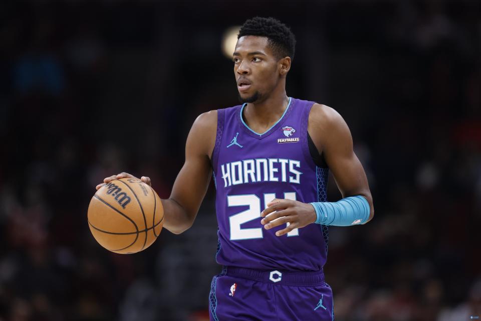 【菜鸟】米勒35 6 切特22 5 4 亨德森16中3 白魔阿门合计20中6_腾讯