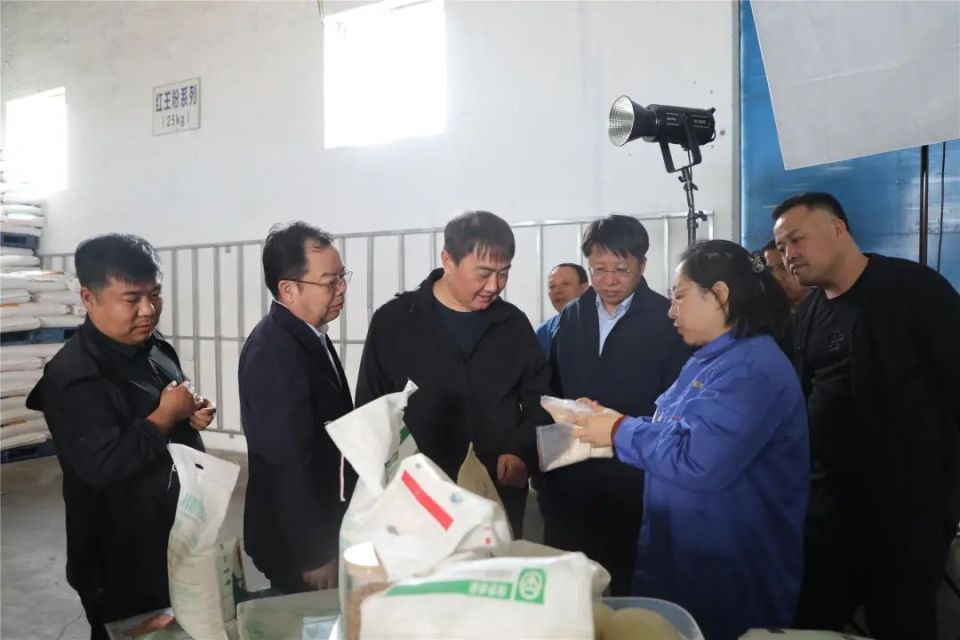 刘宇一行先后来到金鹿运业有限公司,庆泰鞭炮店,乌兰浩特钢铁有限