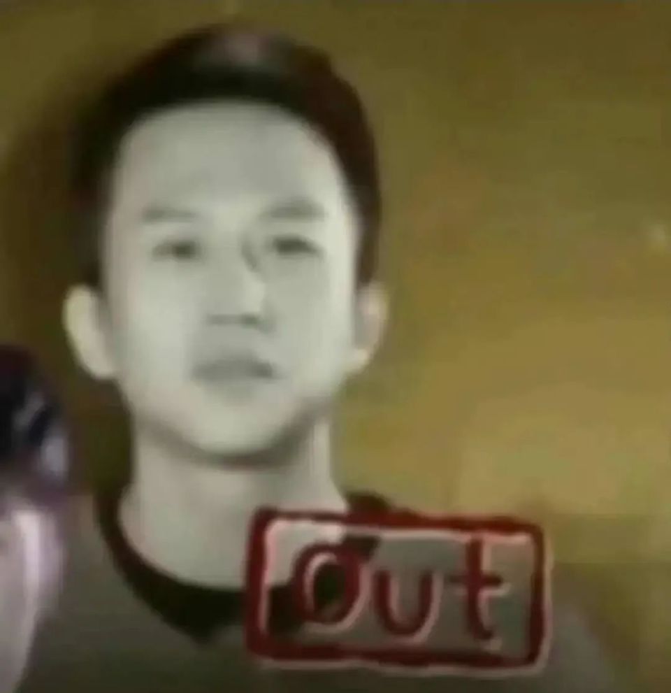 录制跑男时,邓超模仿李晨为了答题急赤白脸的模样可以直接载入表情包