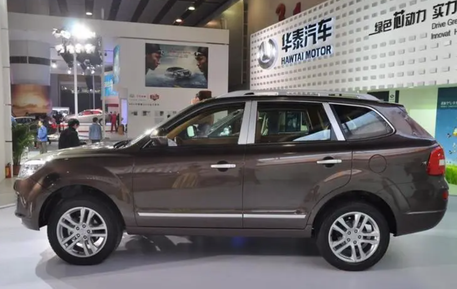 再说华泰汽车的产品,也看起来像个玩笑.华泰车型和