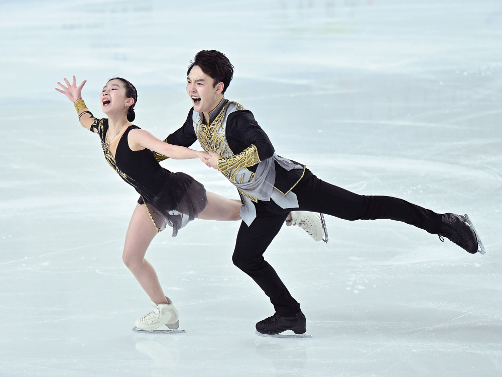 花样滑冰公开组双人滑短节目赛况