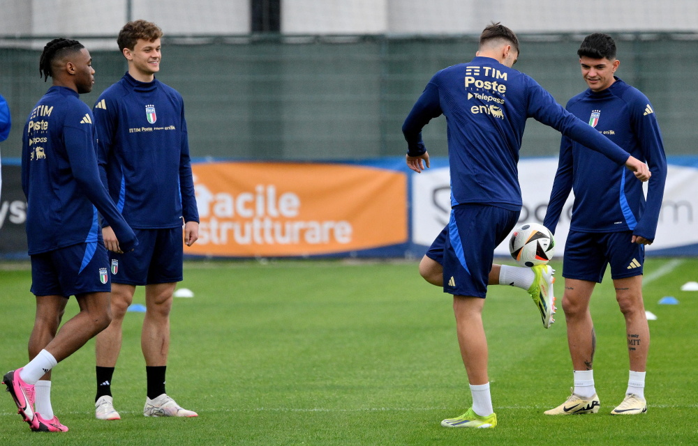 足球——意大利队备战友谊赛