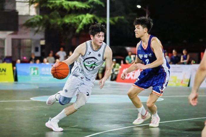 此次百村赛,曹思杰还邀请了前cubal浙江大学男篮队长何昊天担任上村村