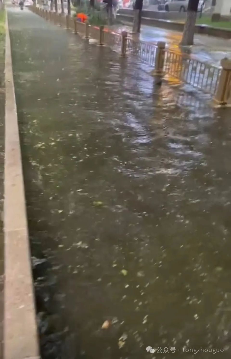 而且,雨还要一直下十几个小时