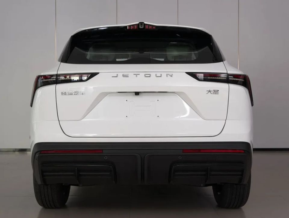 这款车也是为了确保奇瑞基盘用户的产品,所以但求便宜,不求最好.