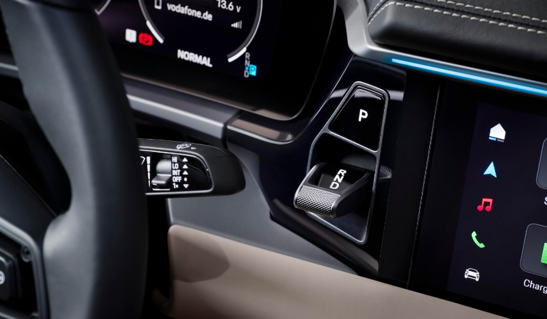 纯电版保时捷macan亮相纽约车展ppe平台打造搭800伏技术