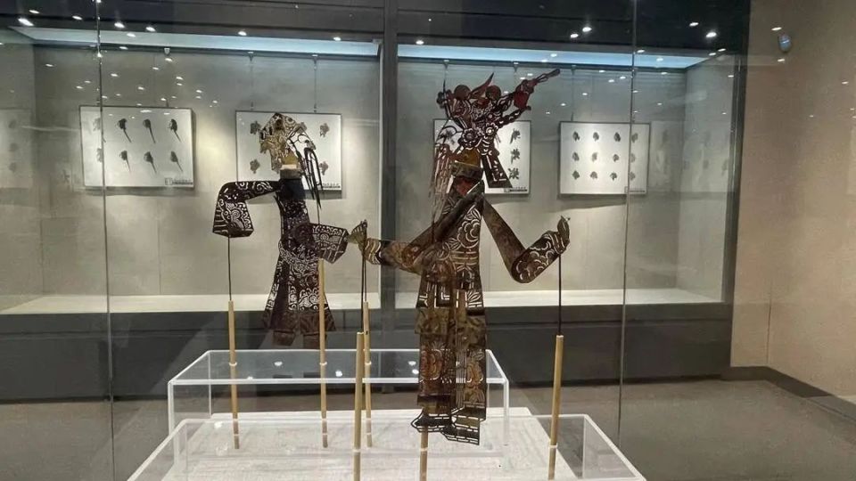 营口市博物馆"皮影戏"展原版"搬"进大学校园