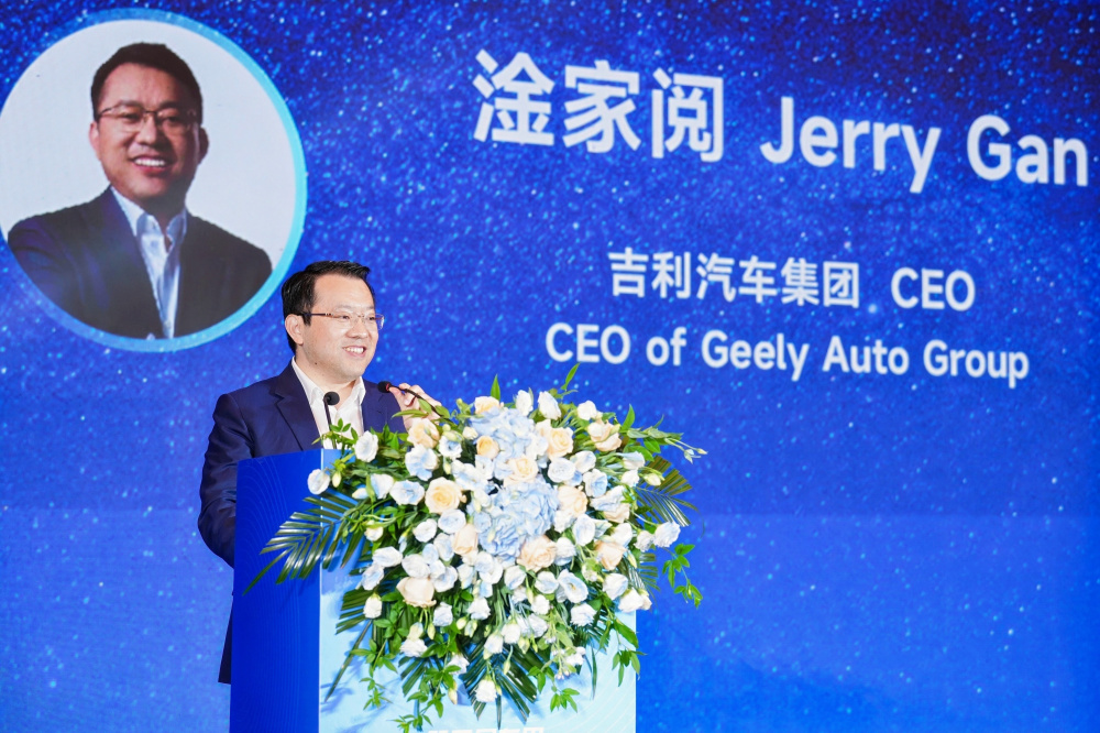 中国工程院院士,中国汽车工程学会名誉理事长李骏在致辞中指出,到目前