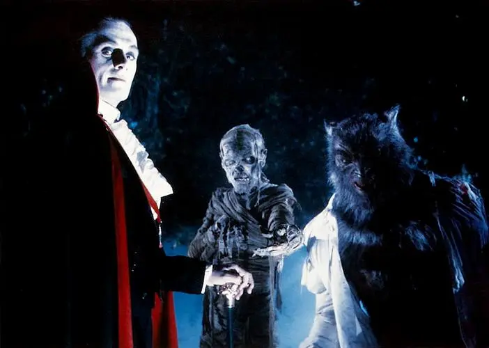 曾经酷炫狂拽的吸血鬼,怎么就成了城乡结合部非主流的代名词?