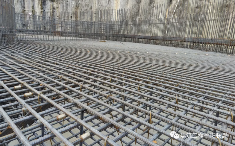 圆柱钢筋定位框外控式柱钢筋定位钢筋工程3转角处定型止水钢板地下