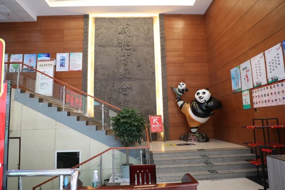 成兆才纪念馆乐亭县博物馆设三个展厅:乐亭历史文物展厅,乐亭民间文化